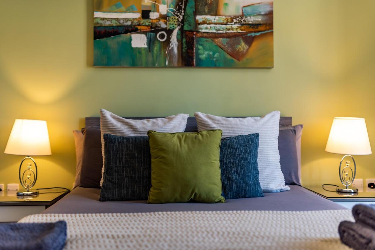 B&B Dgolden Valley Boutique